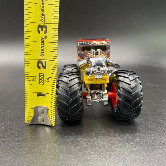 Hot Wheels Bone Shaker Color Shifters 1:64 Diecast Monster Truck - Picture 16 of 16